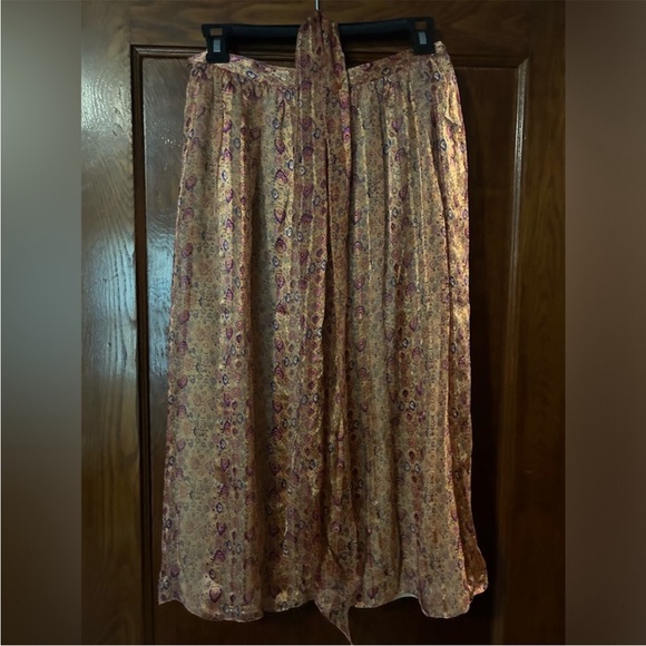 Vintage Adrianna Papell Ruffle Floral Blouse and Skirt Set Silk Size 10 Metallic - Picture 6 of 7